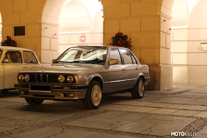 BMW E30 – Kaliskie klasyki nocą. 