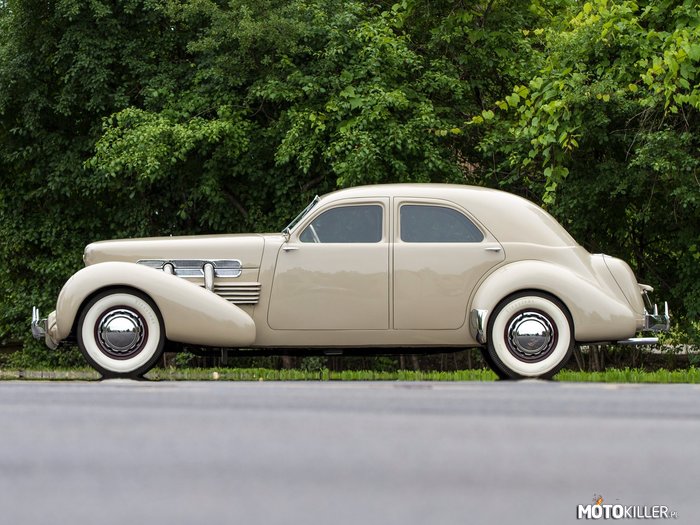 Cord 812 Supercharged Sedan 1937 –  