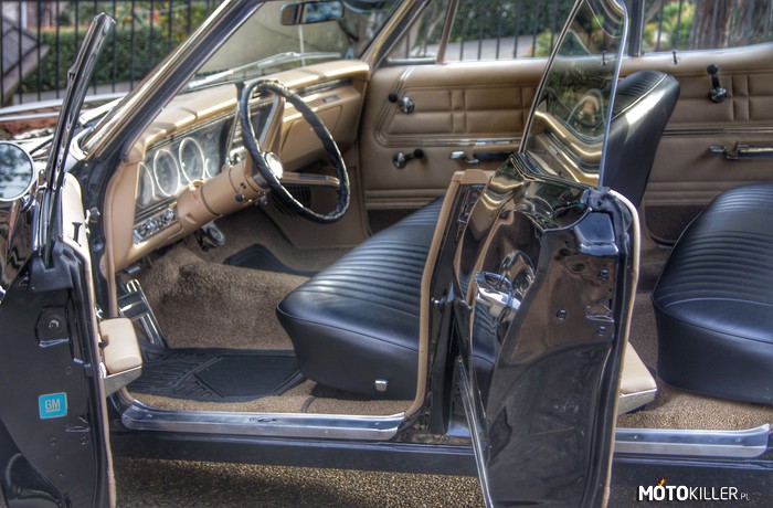 Wnętrze Chevrolet Impala 1967 –  