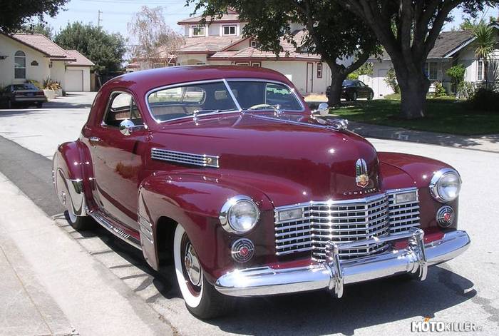 Cadillac 62D Hollywood –  