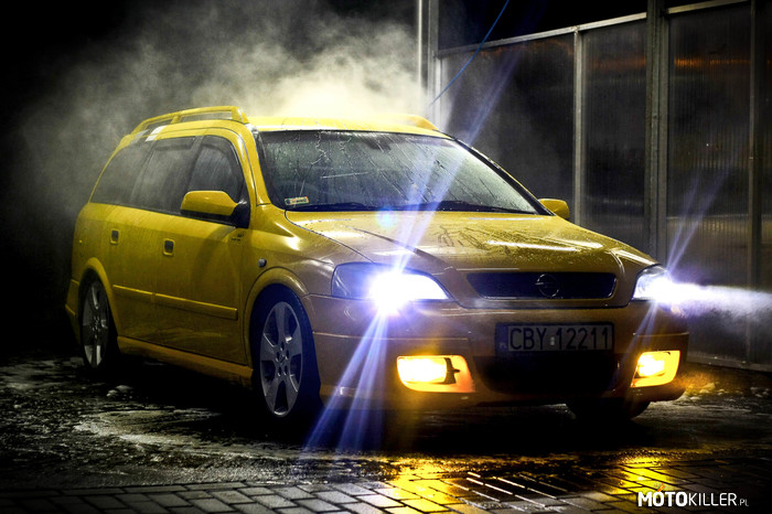 Opel Astra Kaczuszka – Opel Astra G pieszczotliwie nazywana Kaczuszką z racji koloru oczywiście 
