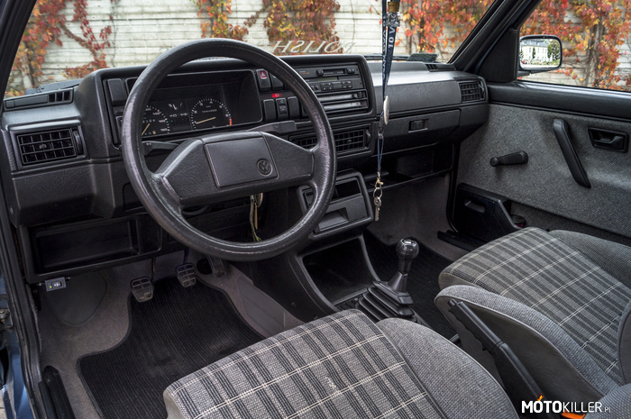 VW Golf Mk. II Interior – Czyste, zadbane wnętrze. 