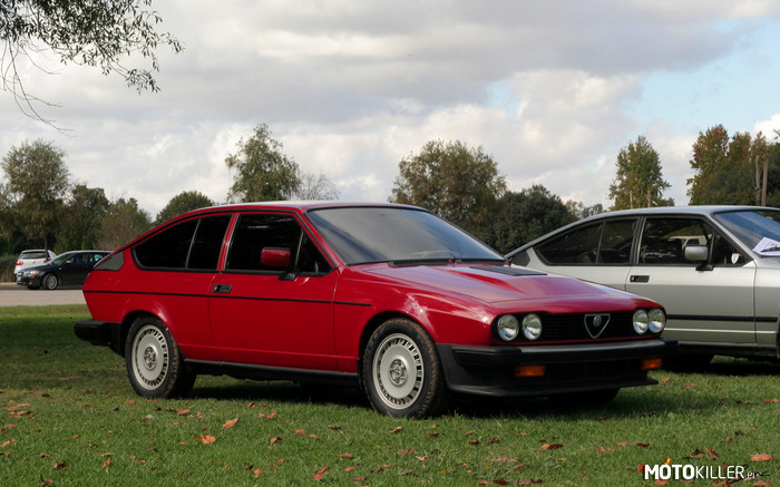 Nieograniczony garaż marzeń cz.5 Alfa Romeo GTV6 – W części 5 przedstawiam bardzo rzadki widok na naszych drogach. Alfa Romeo GTV6 była produkowana w latach 1972-1985. Jest to wersja coupe modelu Alfetta. 
Czym zaskarbiła sobie miejsce w garażu? Auto posiada układ transaxle (silnik z przodu, skrzynia biegów z tyłu), pod maską znajduje się Busso v6 w wersji 12 zaworowej. Do tego należy dodać niepowtarzalny wygląd.
Szkoda tylko, że ciężko ją znaleźć i jest droga (np. w Szwajcarii ceny zaczynają się od 15000 Franków).
Pozdrawiam i do kolejnej części. 