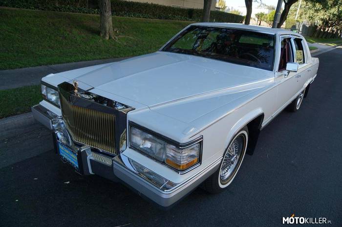 Cadillac Fleetwood Brougham – Kto zgadnie - z którego roku jest to auto? 