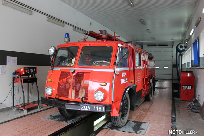 STAR 25 – Odrestaurowany strażacki Star 25 z 1964 roku. Pomyślnie przeszedł badania technicznie. Pojazd w 100% sprawny, służy w jednostce OSP Dzielce w województwie lubelskim.
Jeśli się spodoba mogę udostępnić więcej materiałów. 