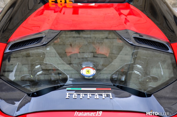 Ferrari 488 Spider ze szklaną maską silnika – Niby nic niezwykłego, gdyby nie to, że Ferrari 488 Spider nie jest produkowany ze szklaną maską silnika. 