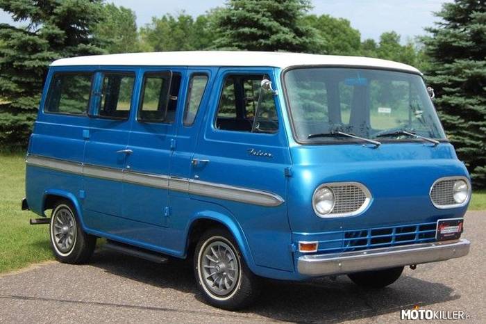 Ford Falcon – Rocznik 1965, pojazd był odpowiedzią na Volkswagenowskiego busa, którego popularność w USA zaskoczyła nawet producenta. 