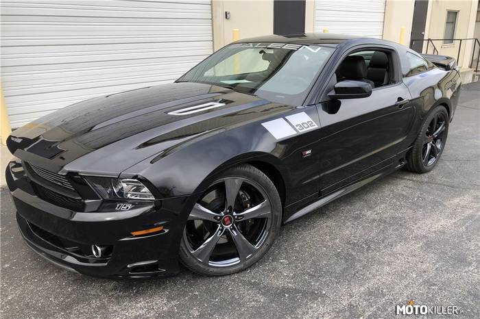 Ford Mustang SALEEN –  