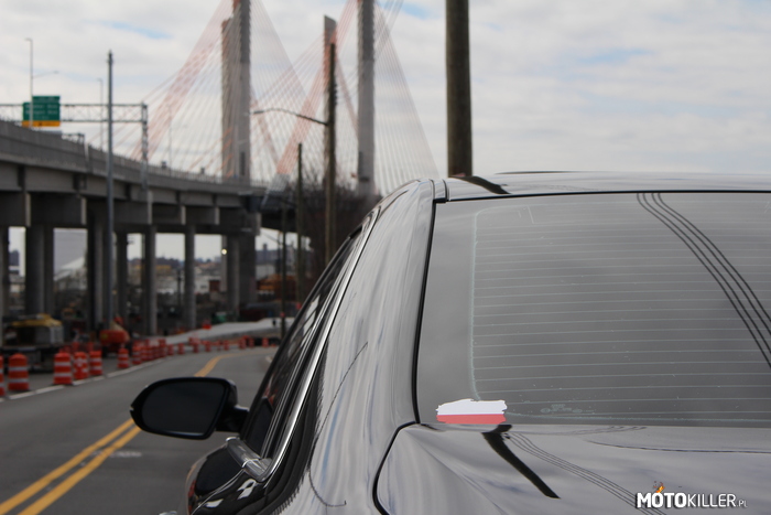 Reprezentancja Polski w Nowym Jorku – Audi A8L na tle mostu Kościuszko w Nowym Jorku 