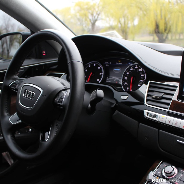 Audi A8L wnętrze –  