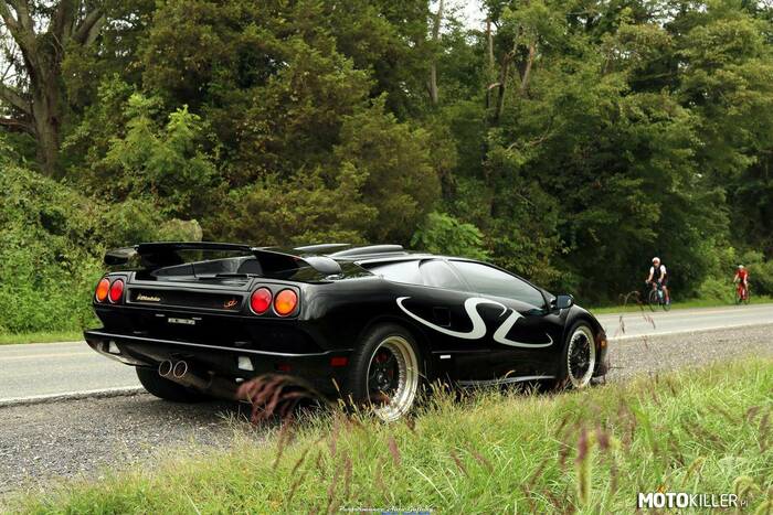 Lamborghini Diablo SV –  