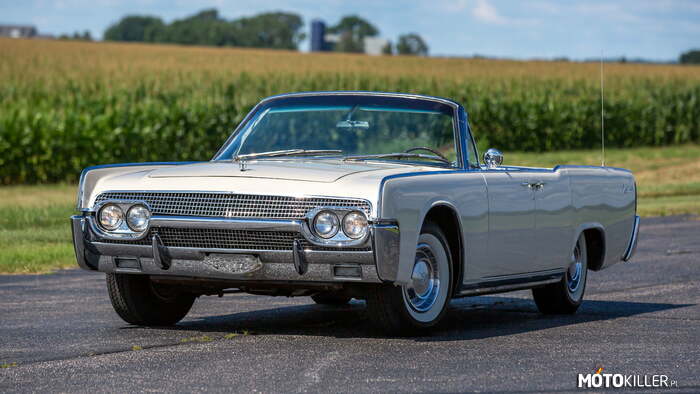 1961 Lincoln Continental –  