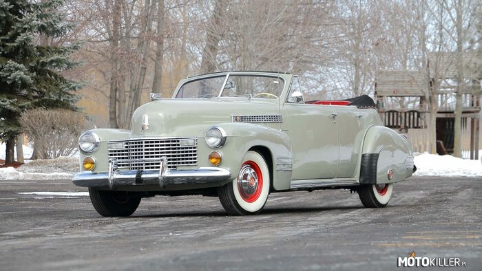 1941 Cadillac Series 62 Convertible –  