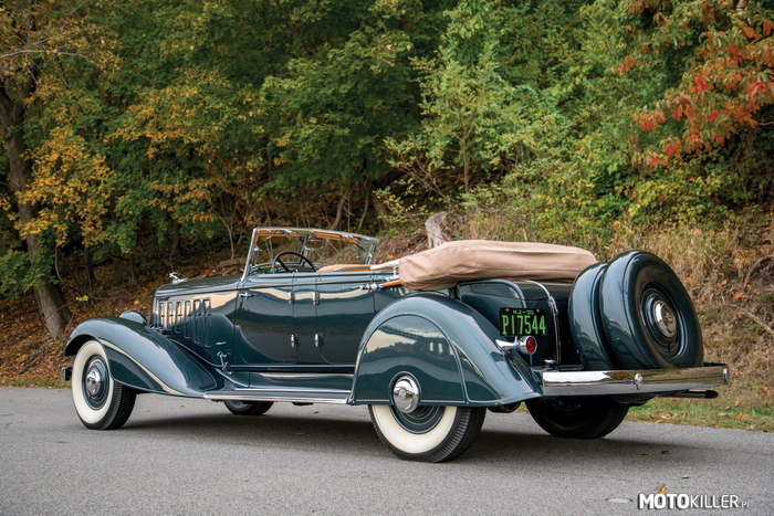 1933 Chrysler Custom Imperial Dual Cowl Phaeton –  