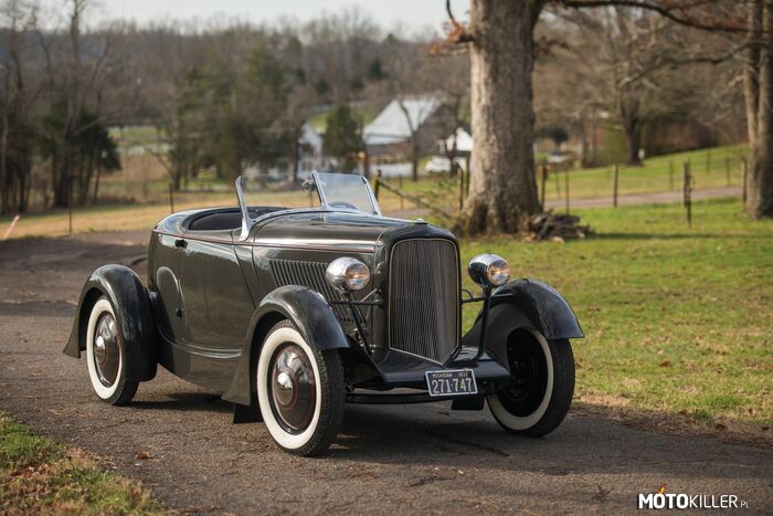 1932 Ford V8 –  