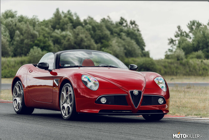 Alfa Romeo 8C Spider –  