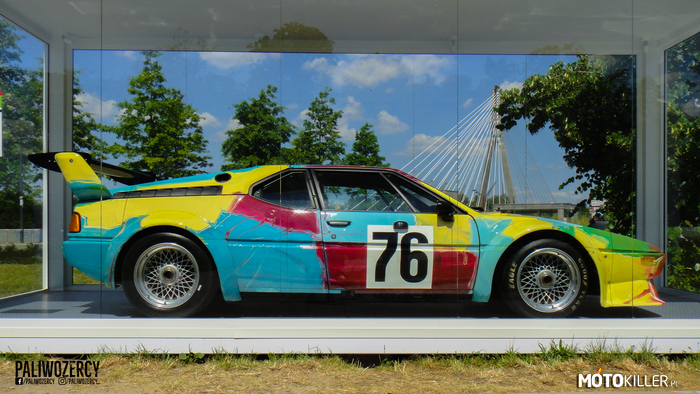 1979 BMW M1 – 1979 BMW M1 podczas BMW ART CAR COLLECTION w Warszawie. Autorem projektu malowania jest Andy Warhol. 