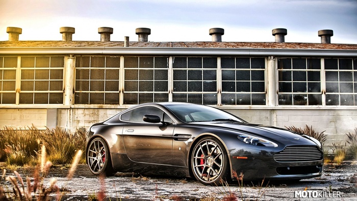 Aston Martin V8 Vantage –  