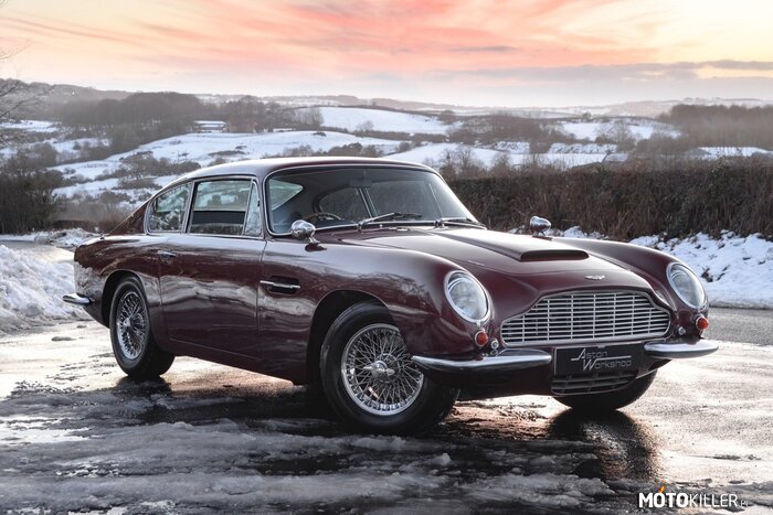 Aston Martin DB6 – Samochód produkowany był przez brytyjską markę Aston Martin w latach 1965-1970. Był poprawioną wersją modelu DB5. Różnice między modelem DB5 a DB6 to zmiany bardziej kosmetyczne niż poważna modernizacja modelu. Samochód napędzany był sześciocylindrowym silnikiem DOHC o pojemności 4 litry, który wytwarza moc 286 KM. DB6 osiąga prędkość maksymalną 241 km/h. Wyprodukowanych zostało 1755 egzemplarzy DB6. 