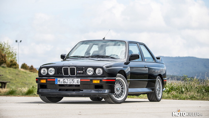 BMW M3 E30 Sport Evolution – M3 E30 to pierwszy model M3. Po raz pierwszy samochód zaprezentowano w 1985 roku. Oparty na BMW E30, produkowany był w latach 1986-1992. Dostępny w dwóch wersjach nadwozia: coupe oraz kabriolet. Wypuszczano też krótkie limitowane serie w celach m.in. homologacyjnych lub jako ukoronowanie zwycięstw w mistrzostwach DTM: M3 Evolution, M3 Evolution II, M3 Sport Evolution, M3 Europameister, M3 Roberto Ravaglia, M3 Johnny Cecotto, M3 Tour de Corse. Jest to model z największa liczbą zwycięstw w historii koncernu BMW oraz najbardziej utytułowane auto w klasie samochodów turystycznych. Jest jednym z najbardziej udanych samochodów sportowych, jakie kiedykolwiek startowały w wyścigach serii DTM. W wersji Sport Evolution samochód posiada czterocylindrowy silnik S14 o pojemności 2,5 l. Pojazd w tej wersji osiąga prędkość maksymalną 248 km/h, a przyspieszenie 0-100 km/h zajmuje 6,2 sekund. 