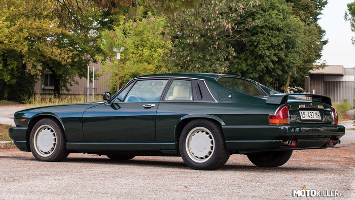 Jaguar XJR-S – Samochód sportowy klasy wyższej produkowany przez brytyjską markę Jaguar w latach 1975–1996. Zastąpił on model E-Type we wrześniu 1975 roku i był oparty na nadwoziu limuzyny XJ. Został on opracowany jako XK-F, mimo że miał zupełnie inny charakter niż jego poprzednik. Nie miał tego samego sportowego stylu, jednak był udanym grand tourerem i był bardziej aerodynamiczny niż E-Type. Od 1988 roku, specjalna wersja XJR-S z silnikiem V12 o pojemności 5,3 l została wyprodukowana przez JaguarSport, oddzielnej spółki należącej pół na pół do Jaguara i TWR. Samochód ten miał charakterystyczny body kit, specjalne felgi aluminiowe i zawieszenie oraz zwiększenie sterowności. Pierwsze 100 z tych samochodów były określane jako &quot;celebracja Le Mans&quot; w celu upamiętnienia zwycięstwa Jaguara 1988 w Le Mans. W latach 1988 i 1989 łącznie 350 XJR-S zostało wyprodukowanych z silnikiem 5,3 l. Po wrześniu 1989 r. Zmiana ta została wprowadzona do specjalnego silnika sześciolitrowego silnika z systemem zarządzania mocą 314 KM później 329 KM, który znacznie różnił się od standardowego silnika stosowanego w późniejszych modelach XJS 6 l. XJR-S pozostawał na linii produkcyjnej do 1993 roku, a łącznie powstało 1130 egzemplarzy. 