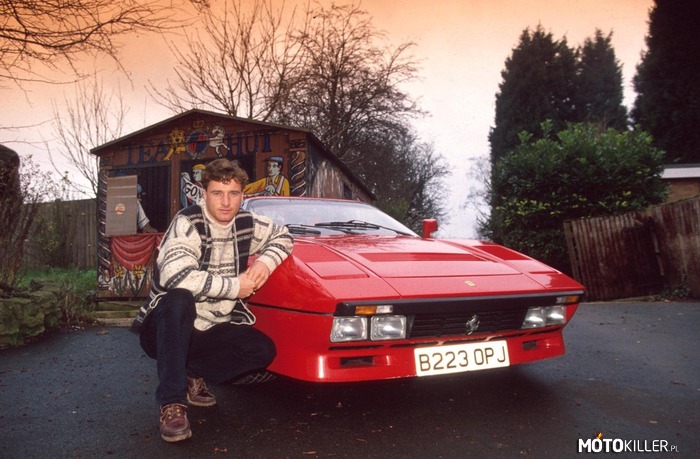 Eddie Irvine – Edmund Irvine jr (ur. 10 listopada1965 w Newtownards) – brytyjski kierowca wyścigowy. Startował w Formule 1 w sezonach 1993-2002. Na początku ścigał się bez większych sukcesów w barwach zespołu Jordan. Potem startował przez 4 sezony w Ferrari i w tym okresie odnosił największe sukcesy w karierze – w sezonie 1999 zdobył tytuł wicemistrza świata. Po odejściu z Ferrari trafił do zespołu Jaguar Racing, gdzie startował do końca sezonu 2002. Z końcem tego roku zakończył karierę. Przez całą karierę wygrał 4 wyścigi (wszystkie wyścigi wygrał w swoim najlepszym sezonie w karierze, czyli w 1999). Znany jest też z licznych podbojów miłosnych m.in. ze związku ze znaną modelką Katie Price. 