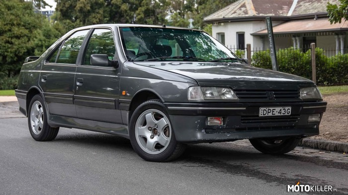 Peugeot 405 Mi16 – samochód osobowy klasy średniej produkowany przez francuską markę Peugeot w latach 1987-1996 oraz od 1992 roku na licencji. Peugeot na przełomie lat 70. i 80. reprezentowany był w klasie średniej przez dwa modele samochodów. Mniejszym był Peugeot 305, a większym 505. Pierwszy był czymś pośrednim pomiędzy klasą kompaktową a średnią, a drugi plasował się pomiędzy klasą średnią a średnią-wyższą, reprezentowaną przez model 604. Oba te modele docelowo zastąpił zaprezentowany w 1987 roku Peugeot 405 w wersji sedan. W 1997 roku Peugeot 405 został zastąpiony przez nowego Peugeota 406. Peugeot 405 został zaprojektowany przez biuro projektowe Pininfarina. Dostępny był w wersji przystosowanej do ruchu prawostronnego jak i lewostronnego. Auto oferowane było jako sedan i kombi z napędem na przednie lub cztery koła. W wersji Mi16 dostępny były dwa silniki R4: 1,9 l oraz 2,0 l. Pierwszy z nich wytwarza moc 157 KM i moment obrotowy 177 Nm. Prędkość maksymalna wynosi 220 km/h, a przyspieszenie do 100 km/h zajmuje 8,6 sekund. Drugi - dwulitrowy generuje moc 154 KM i moment obrotowy 183 Nm. Z tym silnikiem 405 osiąga prędkość maksymalną 215 km/h i przyspiesza 0-100 km/h w 9,8 sekund. 