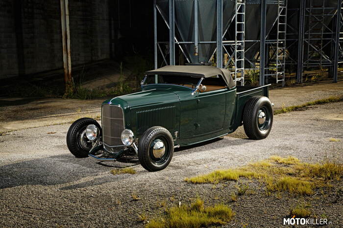 1932 Ford Roadster –  
