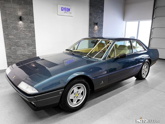 Ferrari – Ferrari 400/412 – rodzina sportowych samochodów produkowanych przez włoską firmę Ferrari w latach 1976–1989. Były to 2-drzwiowe coupé oraz kabriolety napędzane przez widlaste dwunastocylindrowe silniki. Moc przenoszona była na koła tylne poprzez 5-biegową manualną skrzynię biegów. Dostępna była również wersja wyposażona w automatyczną skrzynię. Produkcję zakończono w 1989, następcą został model 456. 