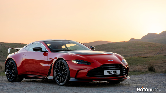 Aston Martin V12 Vantage –  
