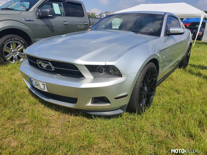 Mustang Pony – Mustang 2012 Pony Package, po modach 324KM 
