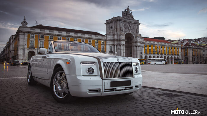 Rolls-Royce Phantom Drophead Coupe –  
